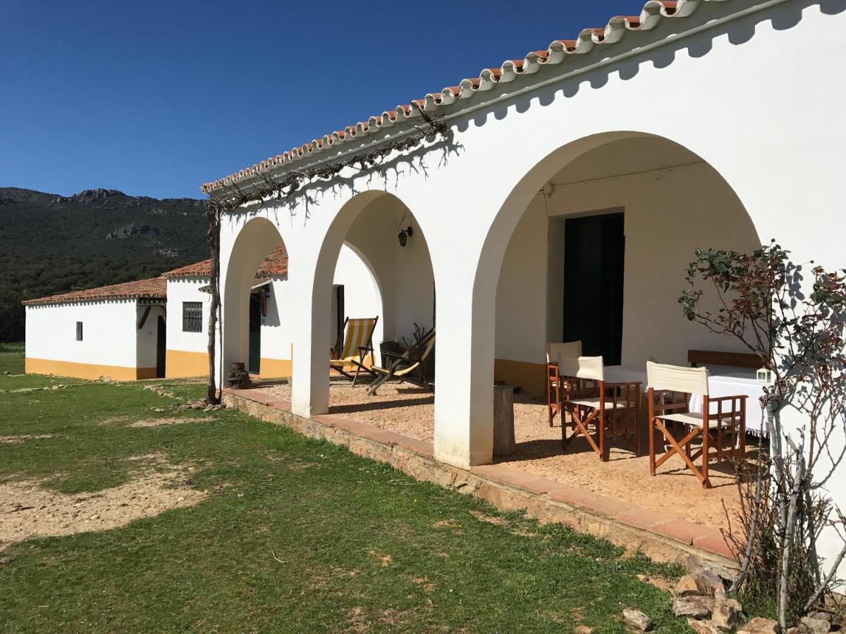 Casa Rural De La Finca Sierra Grande Hornachos Eksteriør bilde