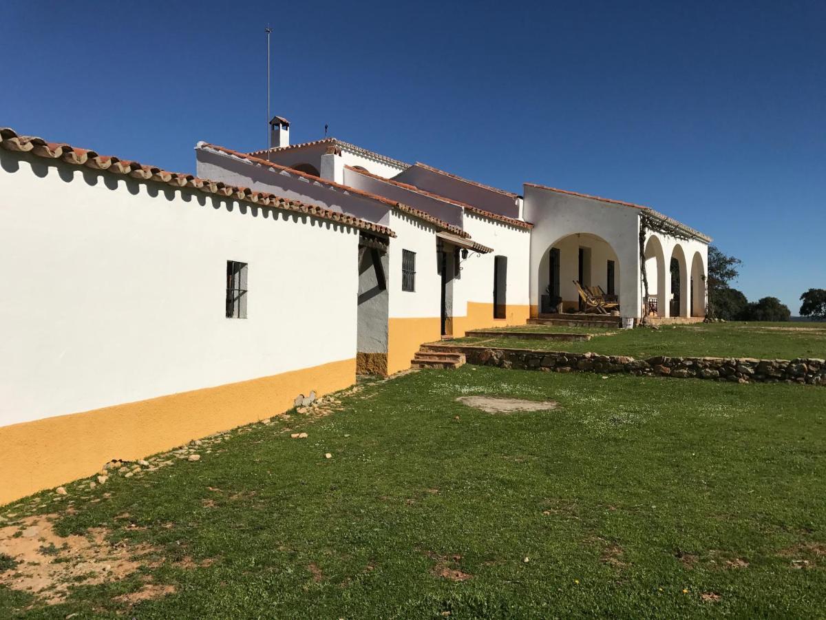 Casa Rural De La Finca Sierra Grande Hornachos Eksteriør bilde